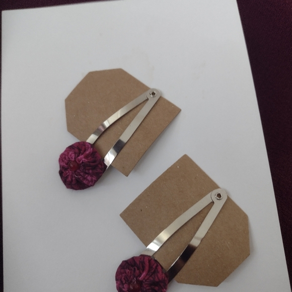 Hair clips! - Picture 2 of 3